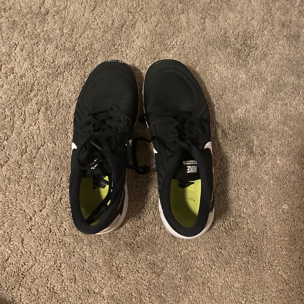 Nike free run running shoes